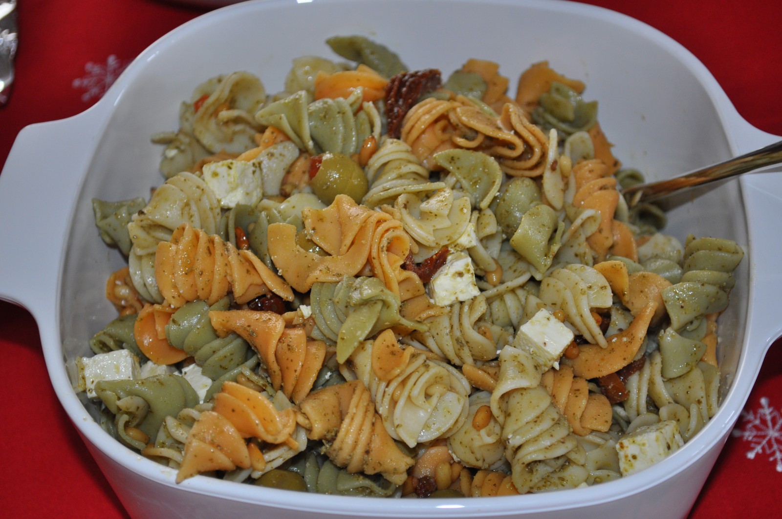 Pesto pasta salad