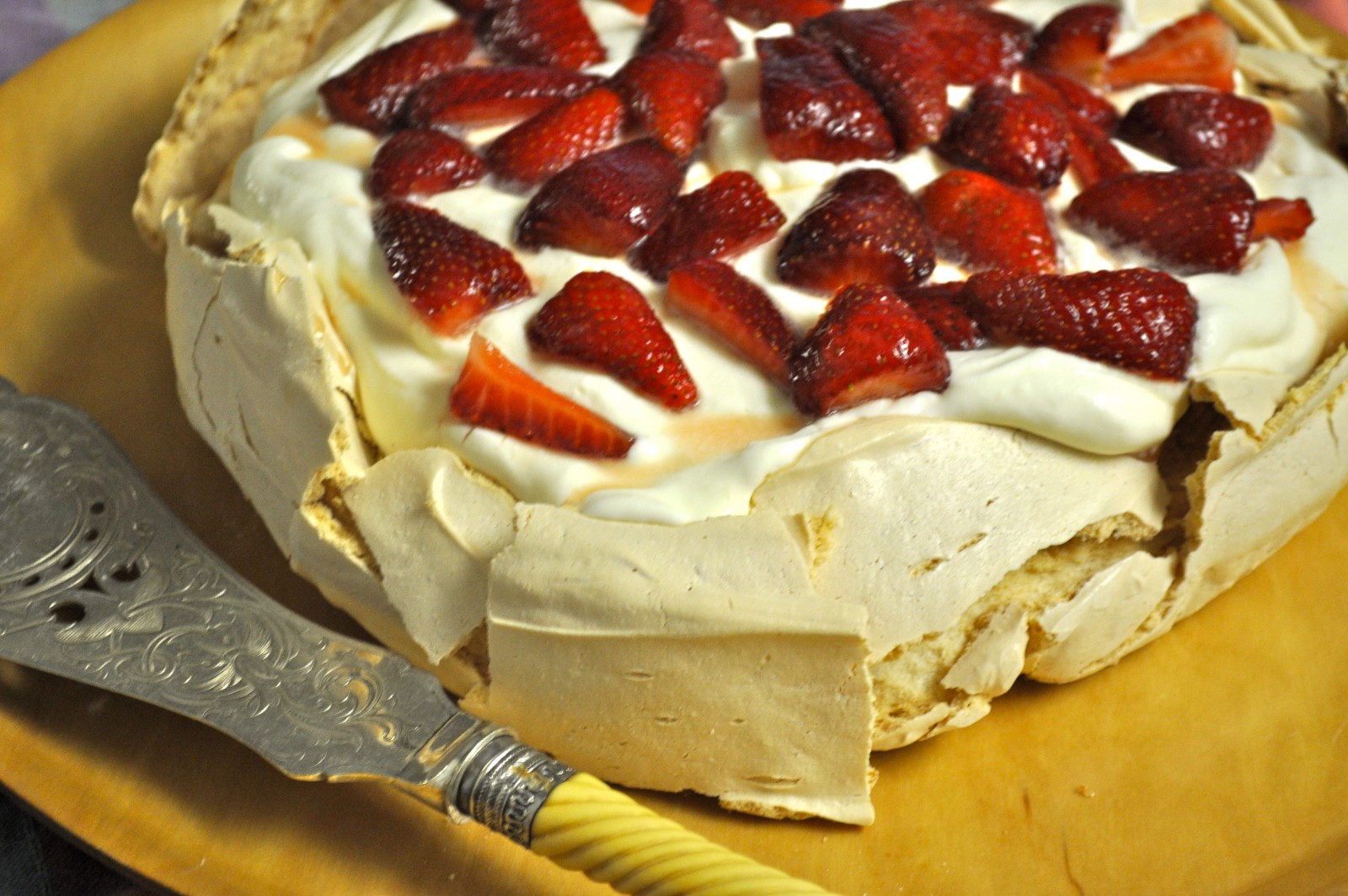 Brown sugar pavlova with yoghurt cream