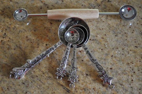 Measuring spoons and melon baller