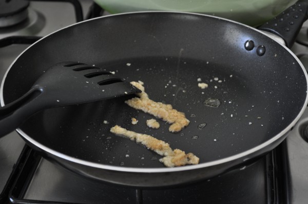 Sesame oil, garlic and ginger