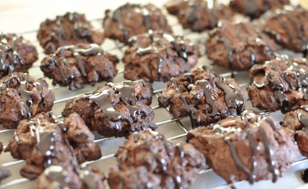 Choc-mint drizzled cookies