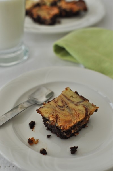 Fudgey chocolate brownies with white chocolate cheesecake swirl