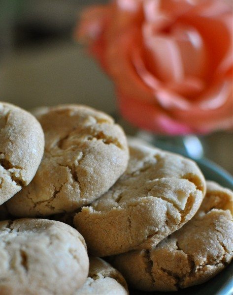 White chocolate and macadamia biscuits