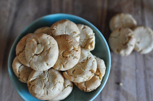 White chocolate and macadamia biscuits