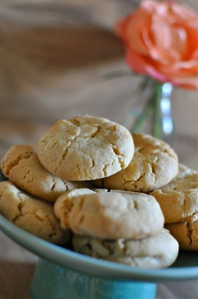 White chocolate and macadamia biscuits
