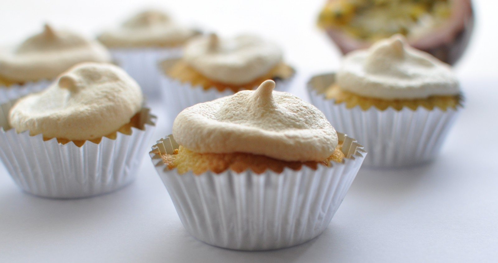 Passionfruit meringue cupcakes