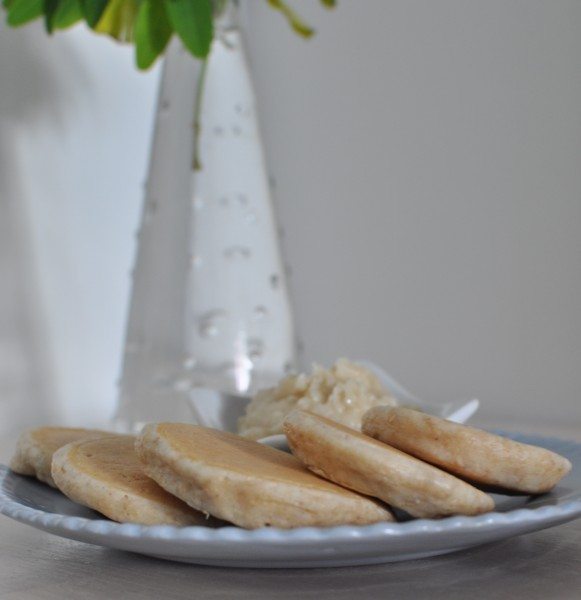 Pikelets with macadamia butter