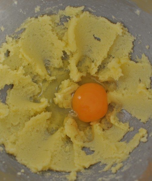 Egg flower