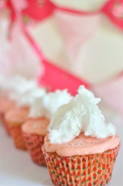 Strawberry fairy floss cupcakes