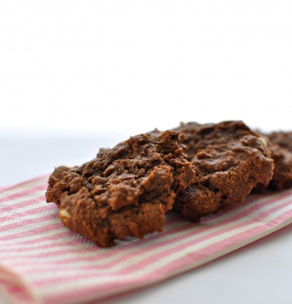 Triple chocolate biscuits with avocado