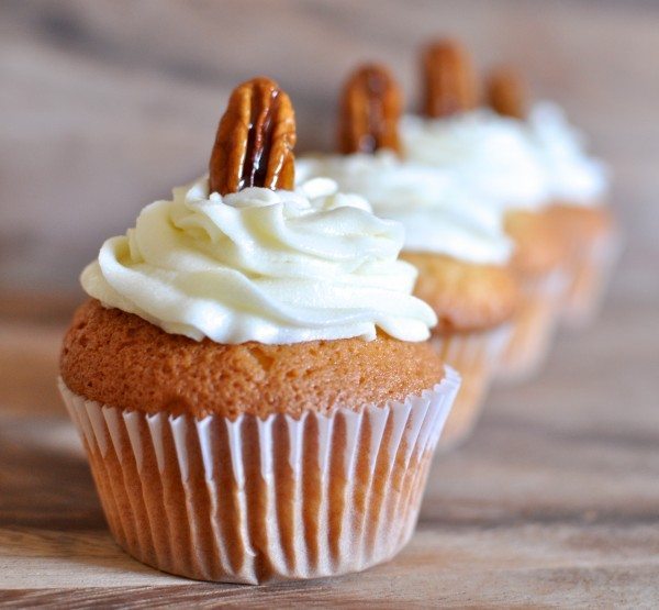 Maple-pecan cupcakes