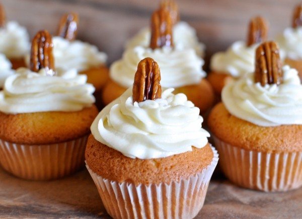 Maple-pecan cupcakes