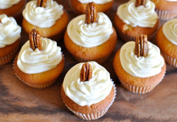 Maple-pecan cupcakes