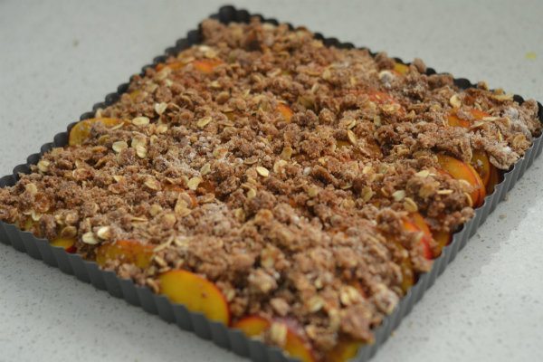 Peach crumble tart