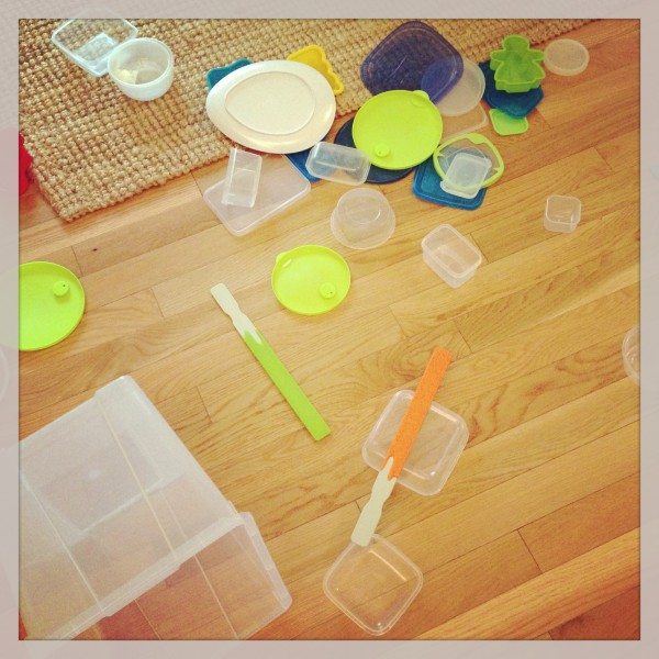 The twins came to visit & I finally cleaned out my tupperware