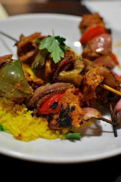 Brochetas de pollo - grilled chicken, capsicum & onion skewers with saffron pilaf