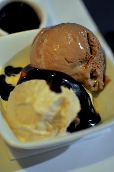 Dry roasted cinnamon, chocolate & khalua and vanila whipped icecream with hot chocolate sauce $