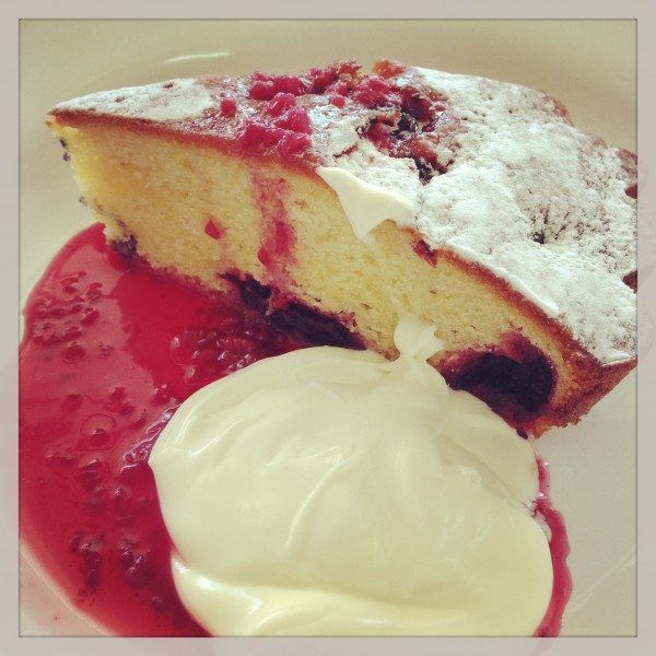 Lemon berry cake